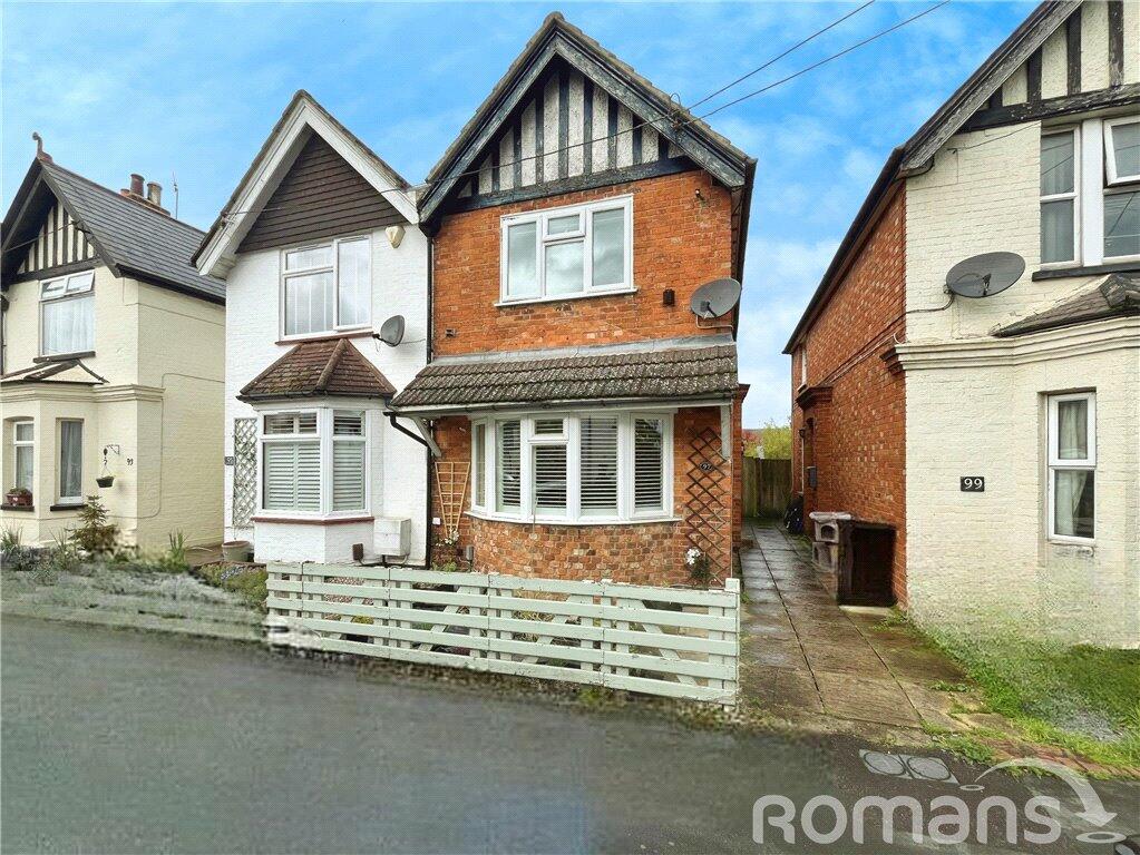 3 bedroom semidetached house for sale in Badshot Lea Road, Badshot Lea