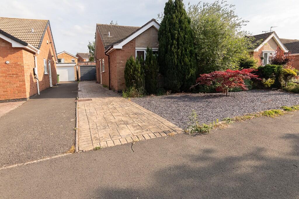 Main image of property: Copsewood Avenue, Nuneaton, Warwickshire, CV11