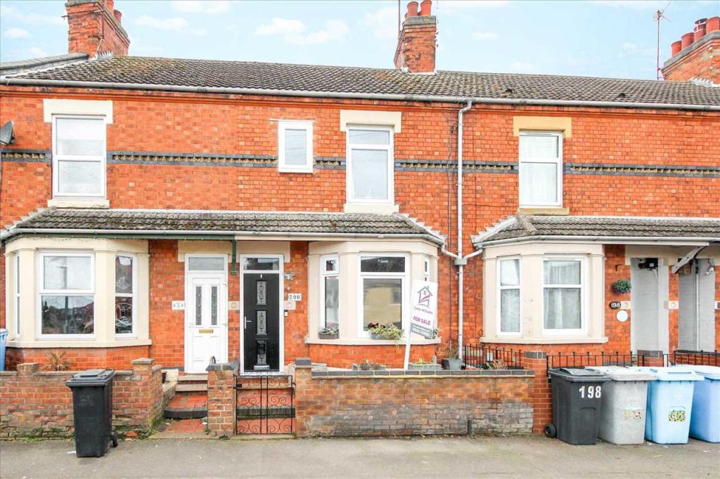 3 bedroom terraced house for sale in High Street, Burton Latimer, NN15