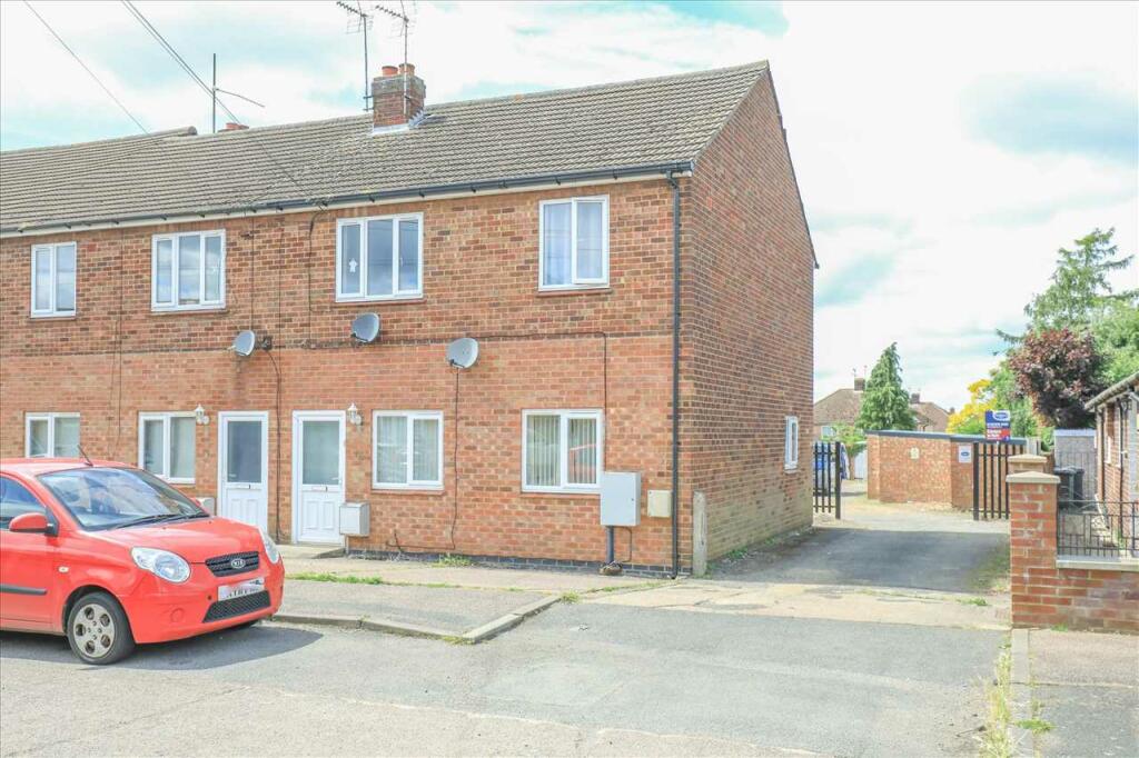 2 bedroom apartment for rent in Oxford Street, Finedon, NN9