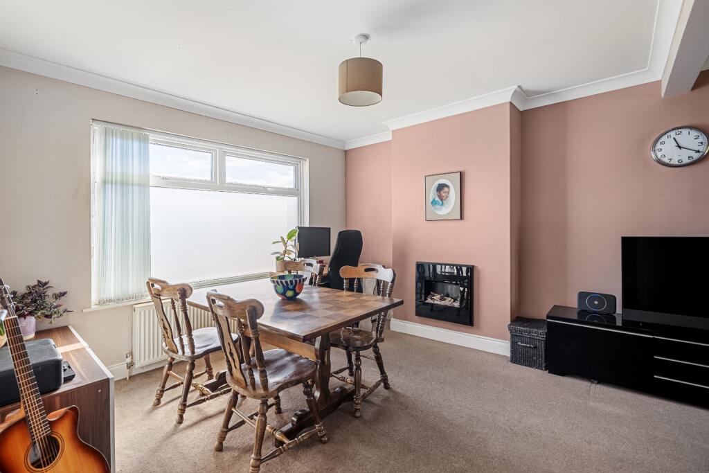Additional property image - Luddesdon Road, Erith/Bexleyheath Border, DA8
