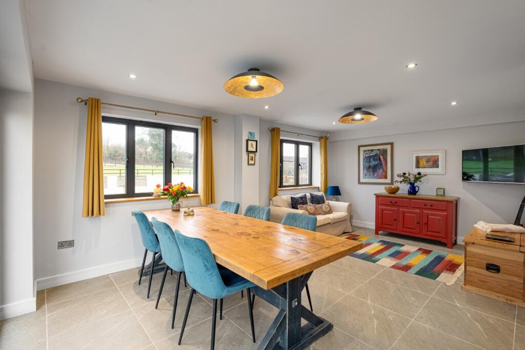Additional property image - Lower Road, Hextable, BR8 7PE