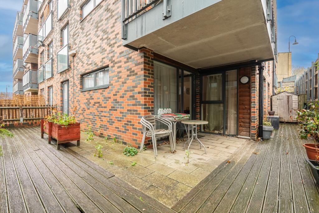 Main image of property: Townhall Square, Crayford, Dartford, DA1 4FH