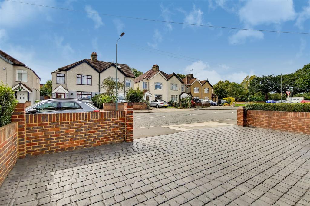 3 bedroom semidetached house for sale in Wickham Street, Welling, DA16