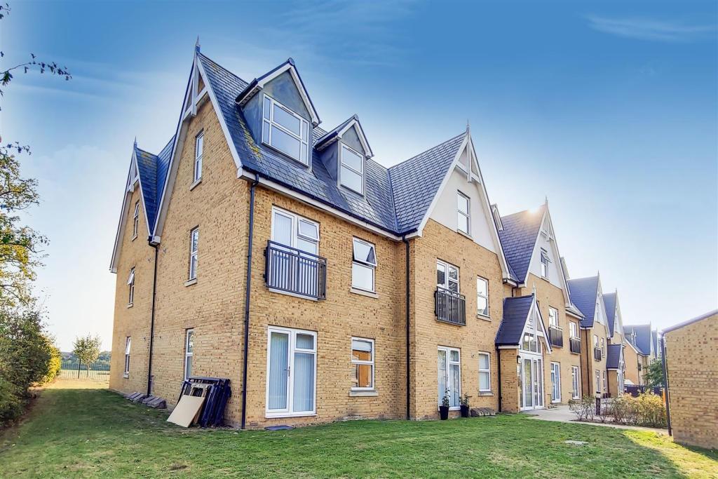 1 bedroom flat for sale in Tanners Close, Crayford, Dartford, DA1