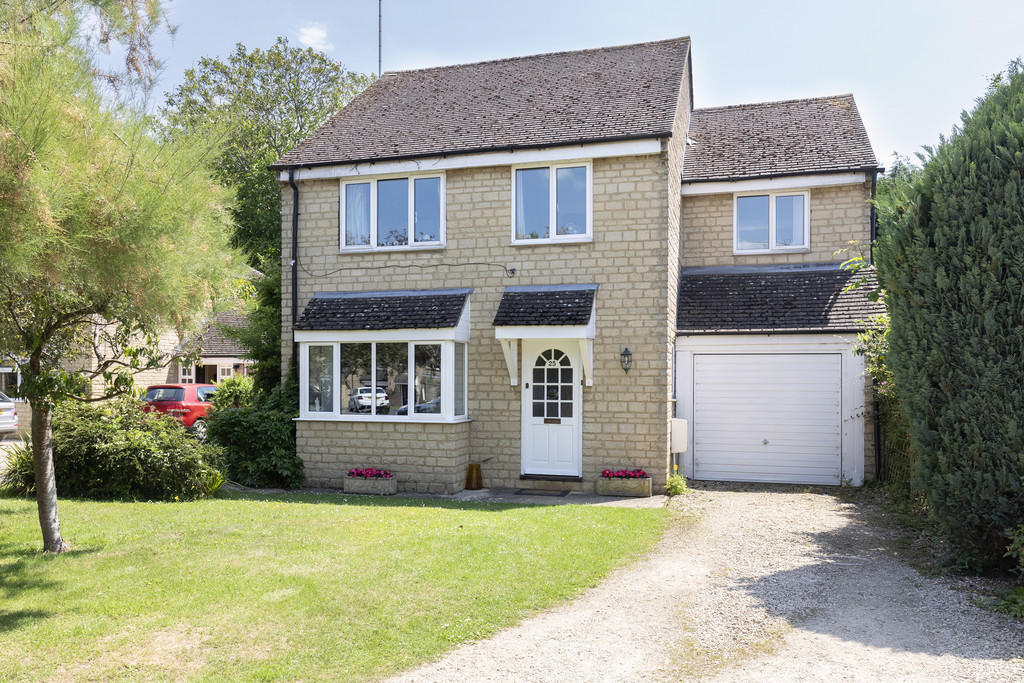 4 bedroom detached house for sale in Miltonunderwychwood, OX7