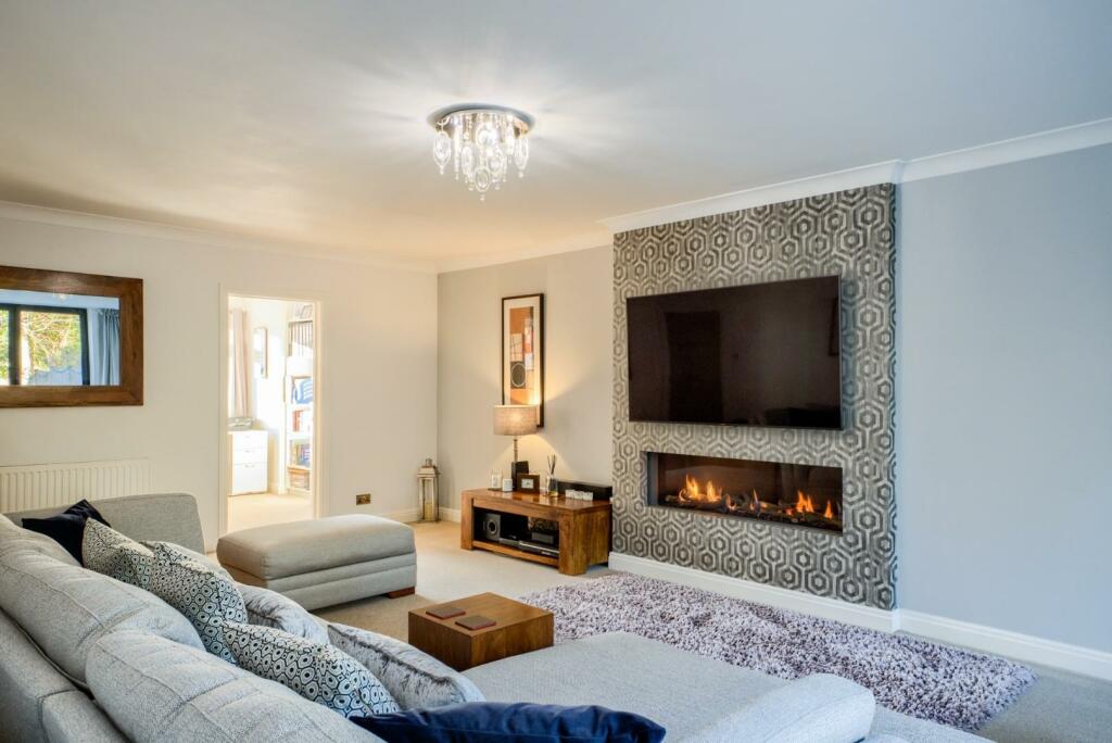 Additional property image - White House Way, Solihull B91 1SE