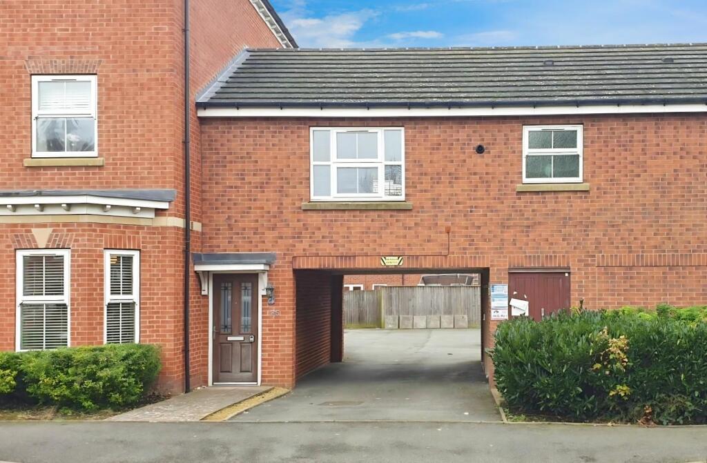 Main image of property: Snitterfield Drive, Shirley, Solihull B90 4AZ