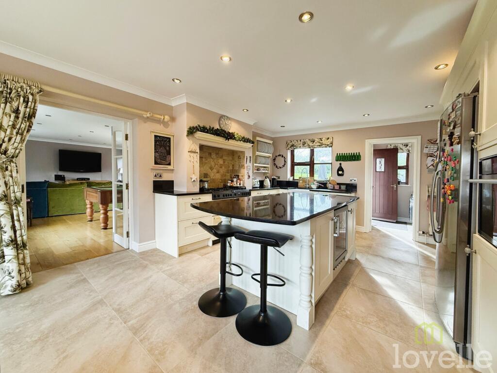 Main image of property: Lodge Lane, Gainsborough, DN21