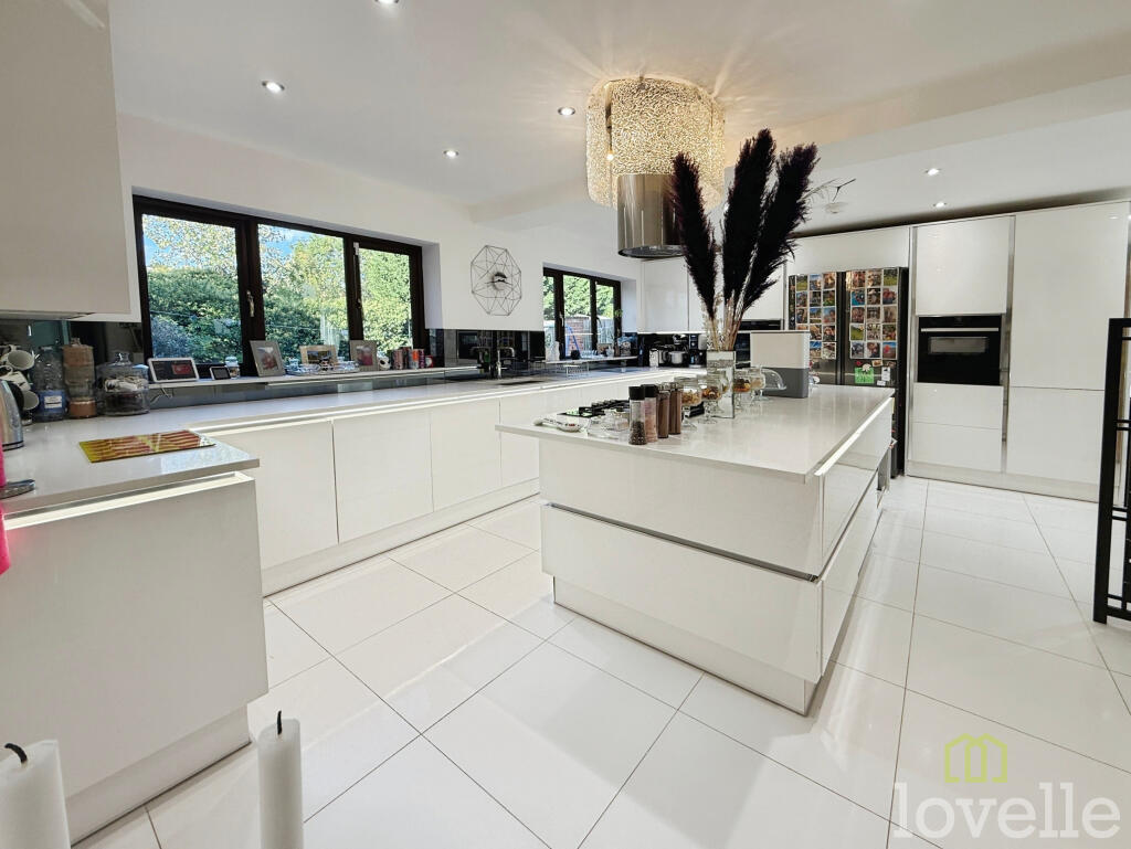 Main image of property: Chapel Close, Misterton, DN10