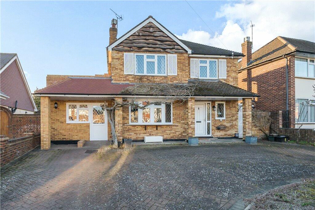 3 bedroom detached house for sale in Bowyer Crescent, Denham