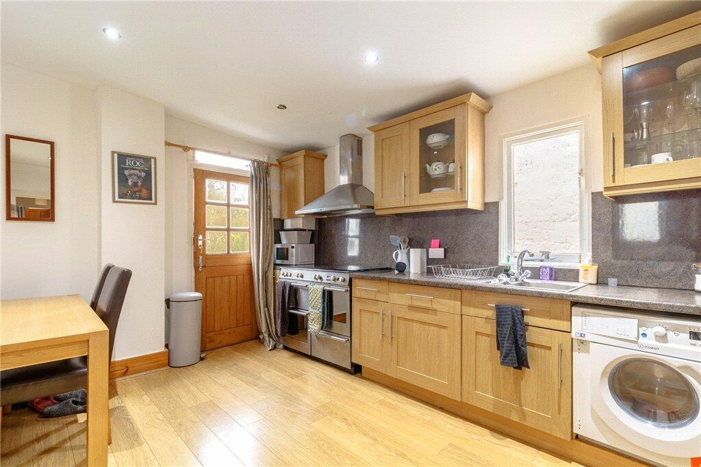 3 bedroom apartment for sale in Gold Hill West, Chalfont St. Peter