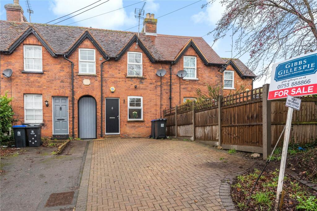 2 bedroom terraced house for sale in Wexham Street, Stoke Poges, Buckinghamshire, SL3