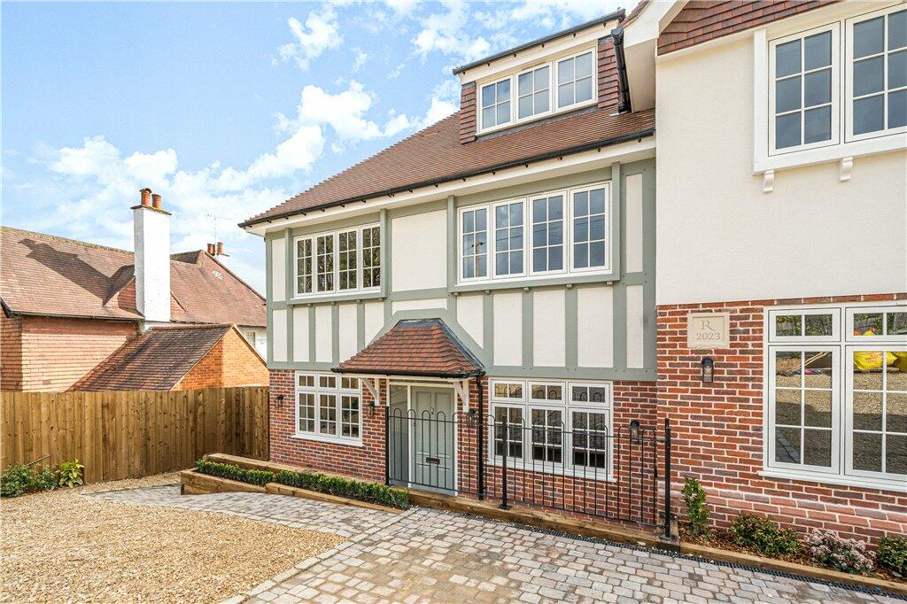 5 bedroom semidetached house for sale in Kingsway, Chalfont St. Peter