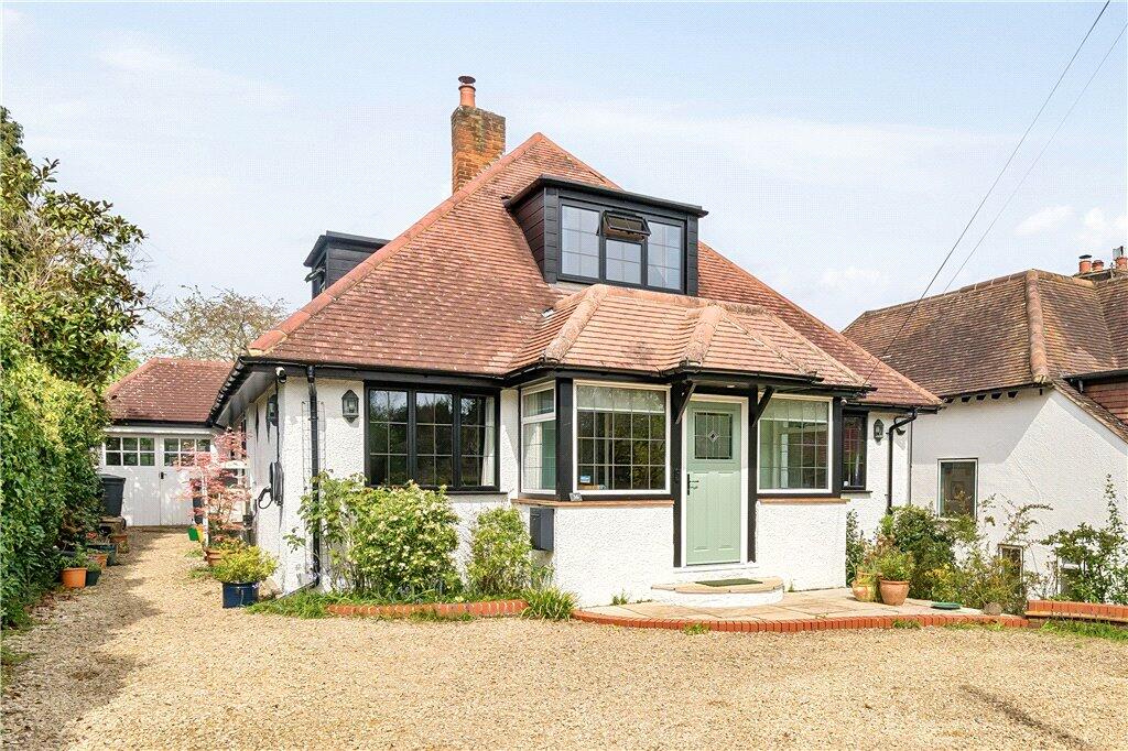 4 bedroom detached house for sale in Hill Rise, Chalfont St. Peter