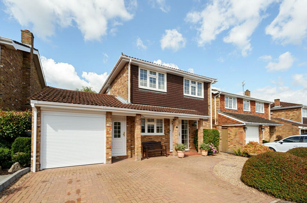 Main image of property: Denham Walk, Chalfont St. Peter, Gerrards Cross