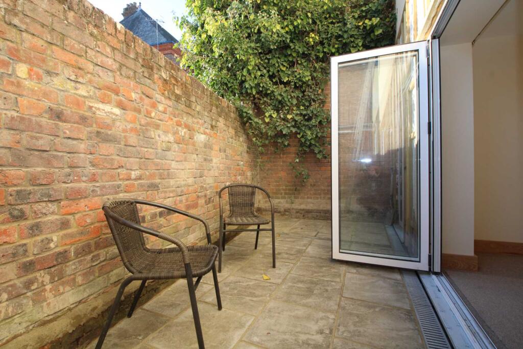 Main image of property: Charleston House, Figtree Hill, Hemel Hempstead, Hertfordshire, HP2