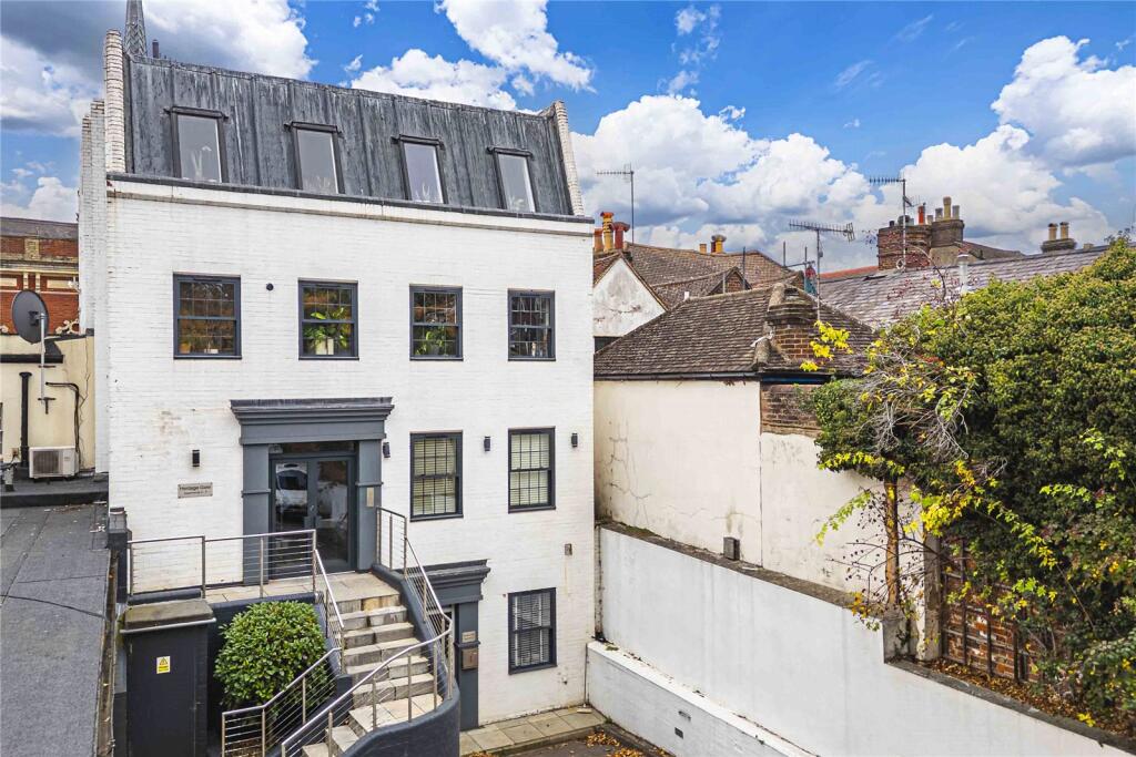 Main image of property: High Street, Hemel Hempstead, Hertfordshire, HP1