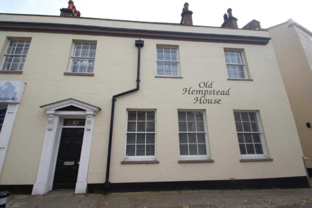 Main image of property: Queensway, Old Town, Hemel Hempstead, Hertfordshire, HP1