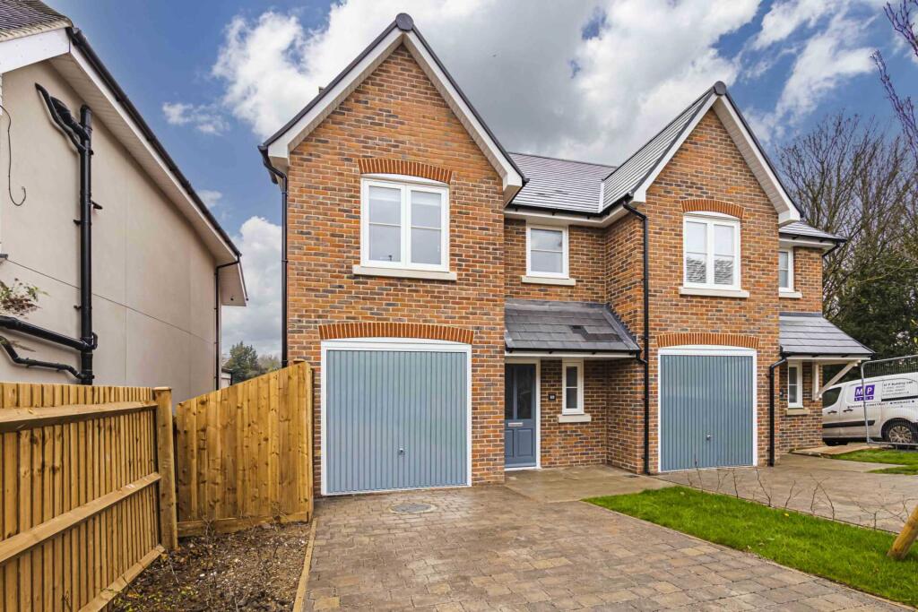 Main image of property: Sunnyhill Road, Hemel Hempstead, Hertfordshire, HP1