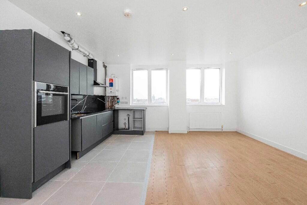 Main image of property: High Road, Ilford, London, IG1