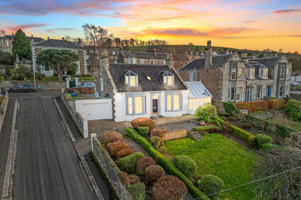 Main image of property: 47 West Road, Newport-on-Tay, DD6 8HN