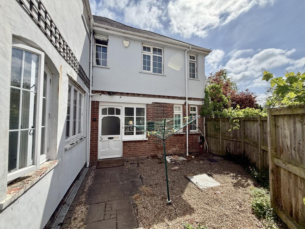 Main image of property: Bromwich Road, Worcester, WR2