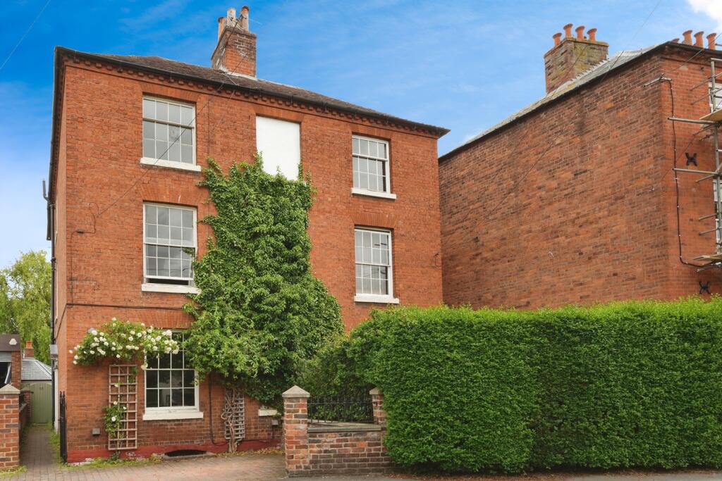 Main image of property: Loves Grove, Worcester, WR1