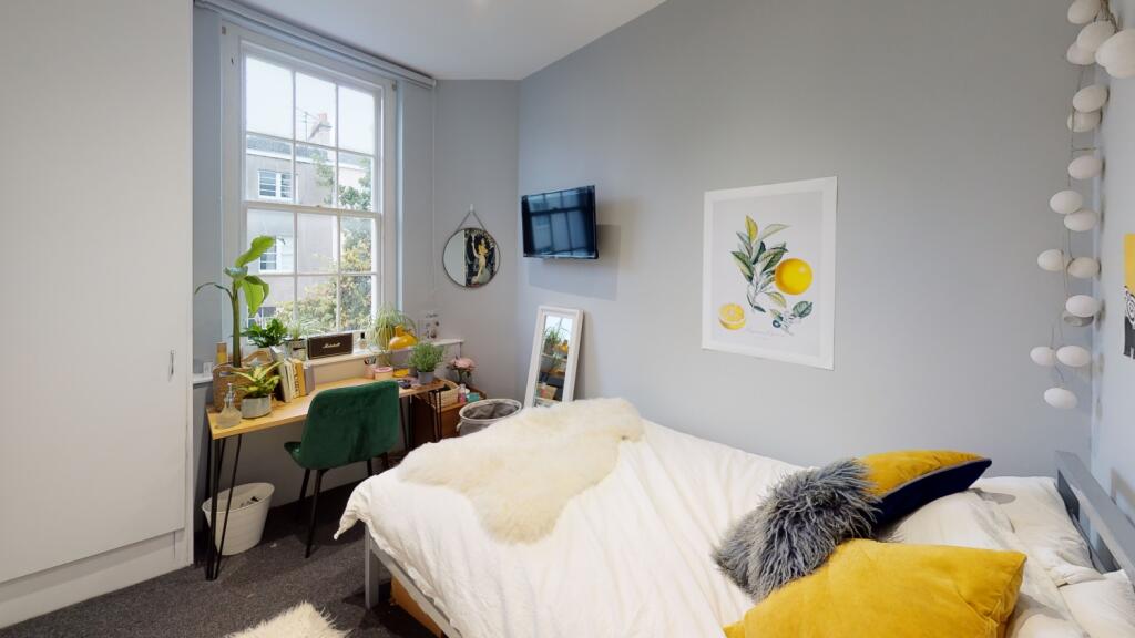 Additional property image - Alma Vale Road, Clifton