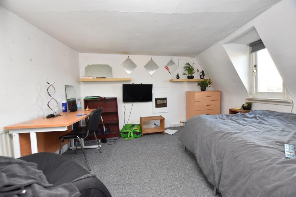 Additional property image - Berkeley Crescent, Clifton, BS8 1HA