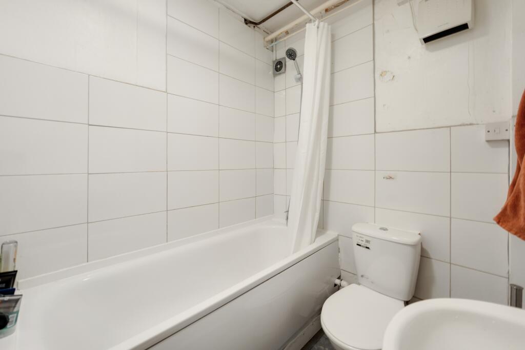 Additional property image - Room 6, Redland Road, Bristol, BS6