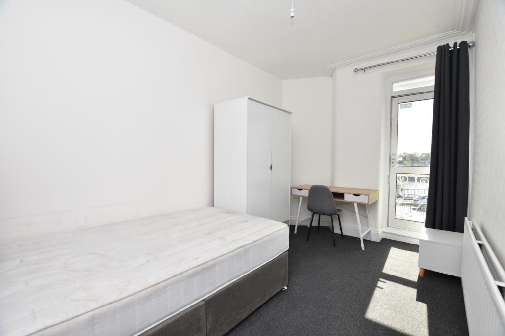 Main image of property: Room 3, Oldfield Place, Bristol, BS8
