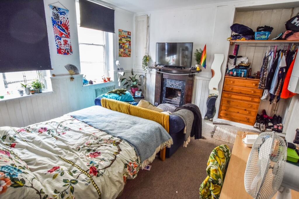 Main image of property: Room 2, Tailors Court, Bristol, BS1 2EY