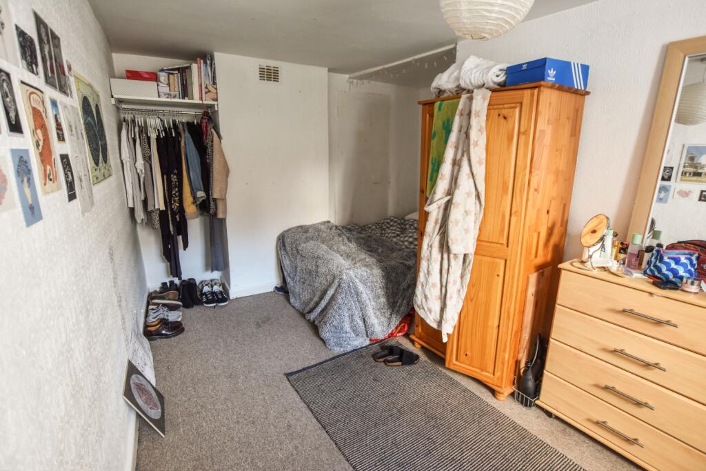 Main image of property: Room 4, Tailors Court, Bristol, BS1 2EY