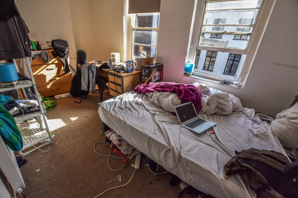 Main image of property: Room 8, Tailors Court, Bristol, BS1 2EY