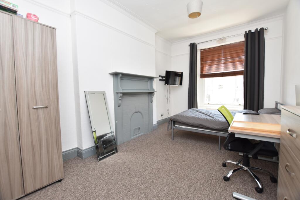 Main image of property: Room 3, 5 Arlington Mansions, Clifton, Bristol, BS8 2EH