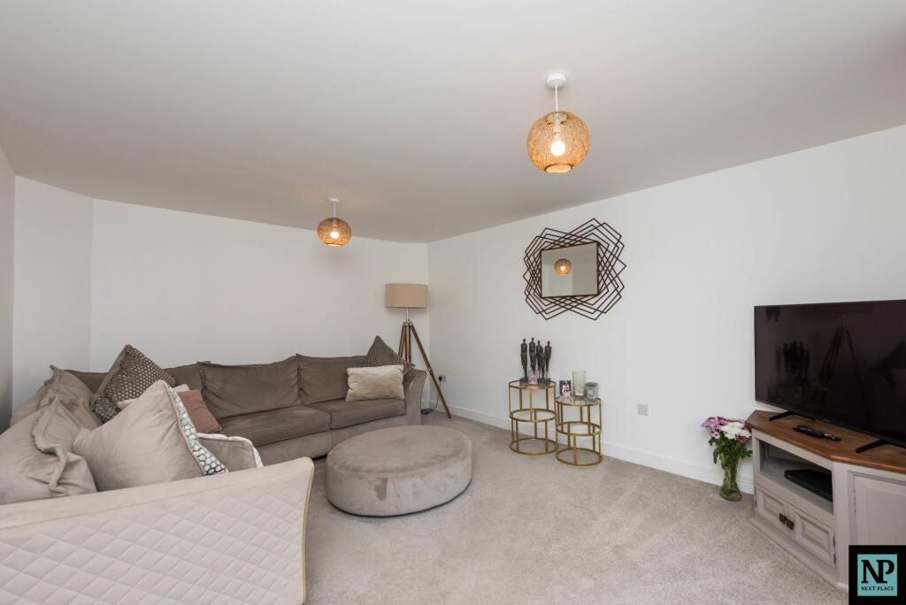 Additional property image - Meadow Way, Tamworth, B79