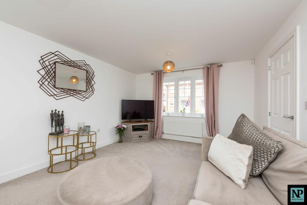 Additional property image - Meadow Way, Tamworth, B79