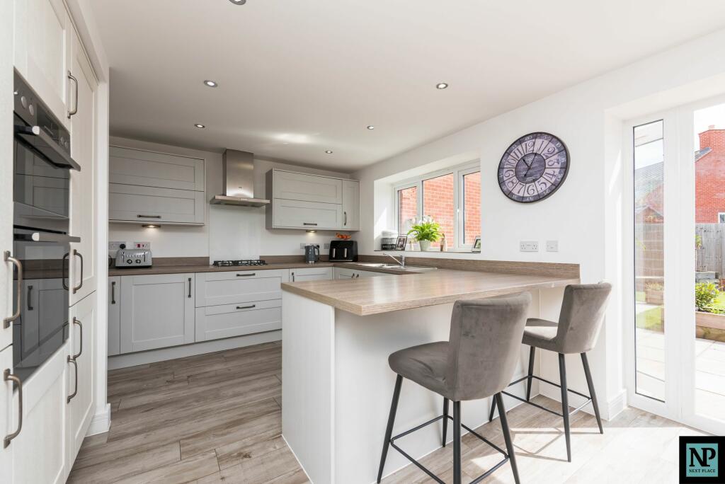 Additional property image - Meadow Way, Tamworth, B79