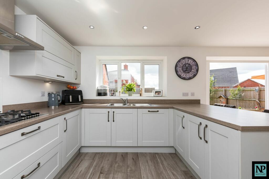 Additional property image - Meadow Way, Tamworth, B79