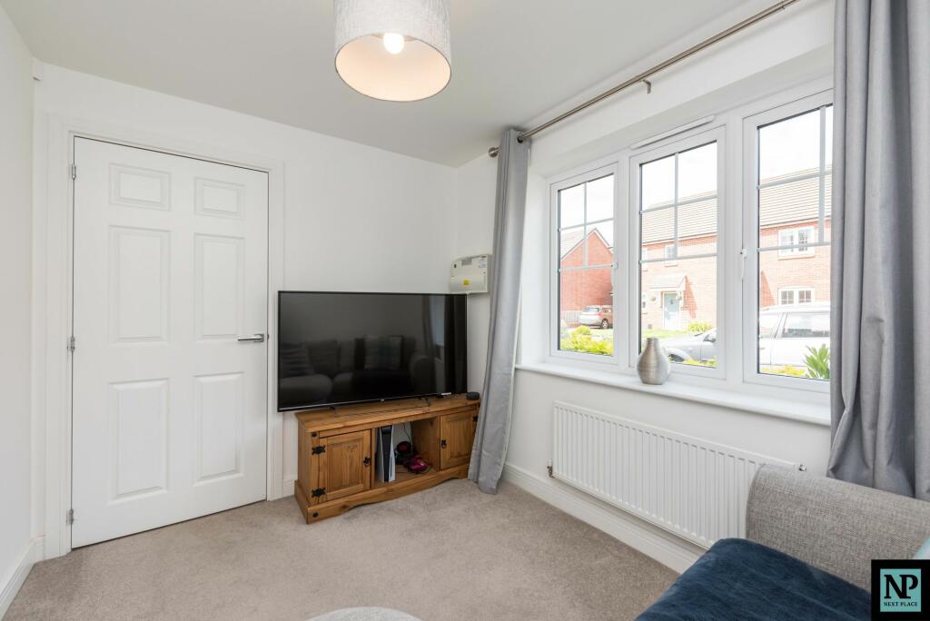 Additional property image - Meadow Way, Tamworth, B79