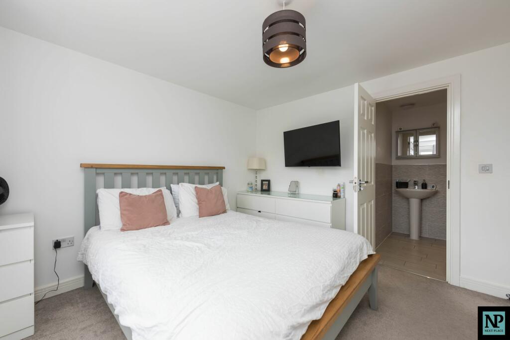 Additional property image - Meadow Way, Tamworth, B79