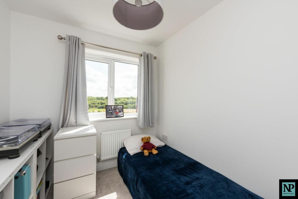 Additional property image - Meadow Way, Tamworth, B79
