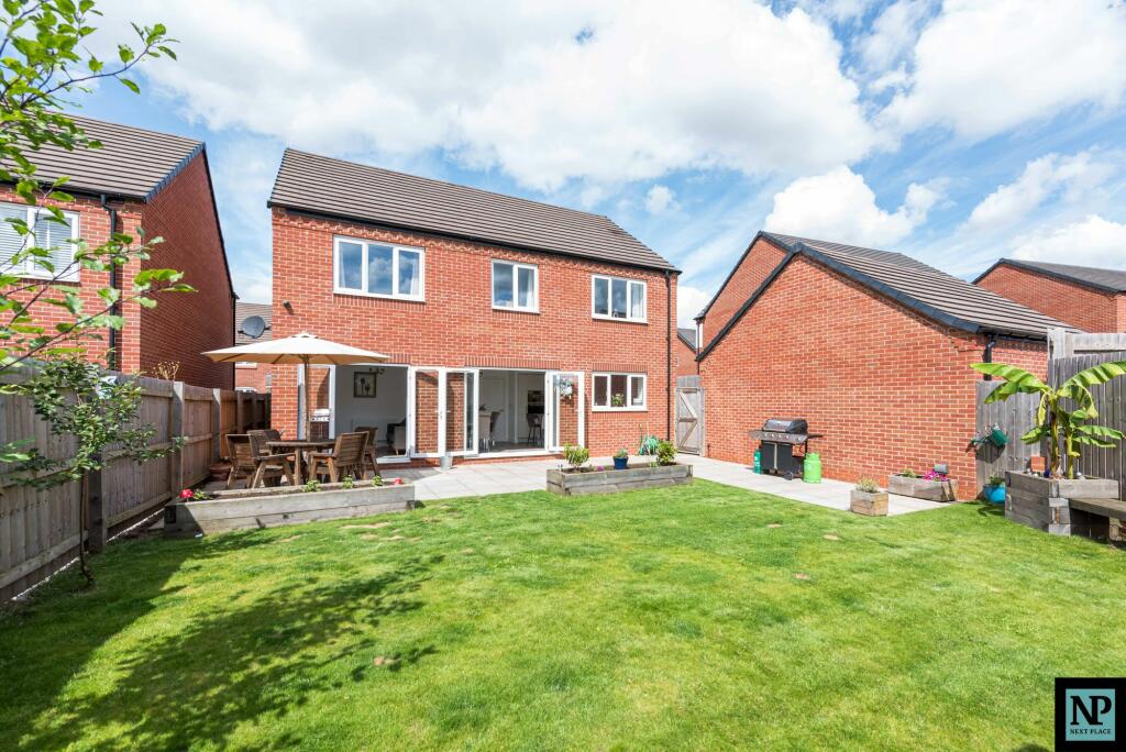 Additional property image - Meadow Way, Tamworth, B79