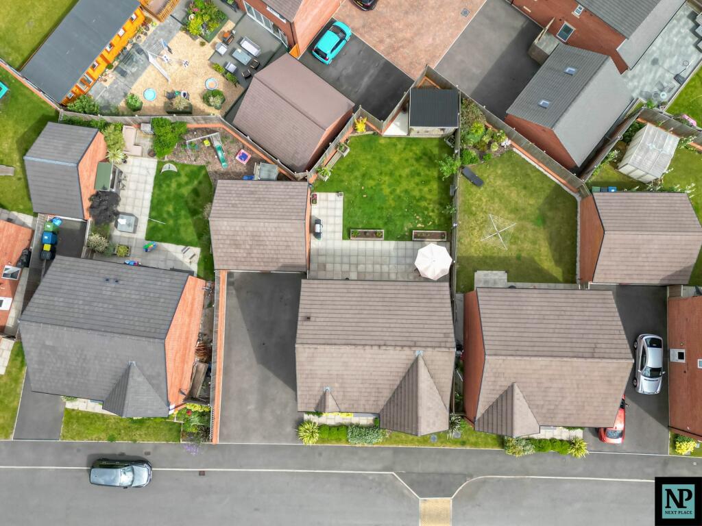 Additional property image - Meadow Way, Tamworth, B79