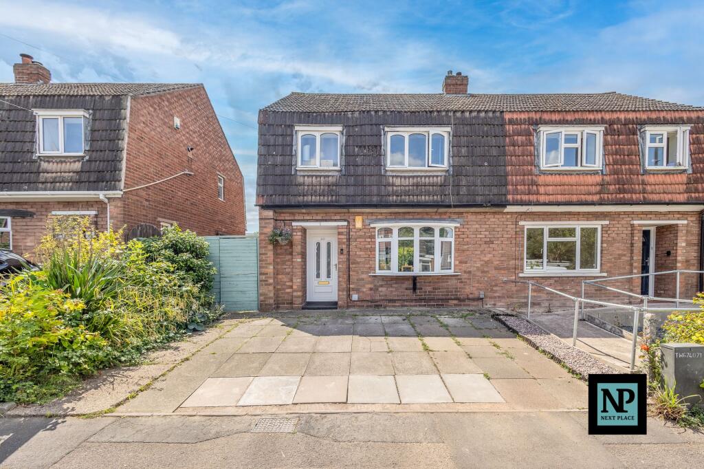 Main image of property: Macgregor Crescent, Tamworth, B77