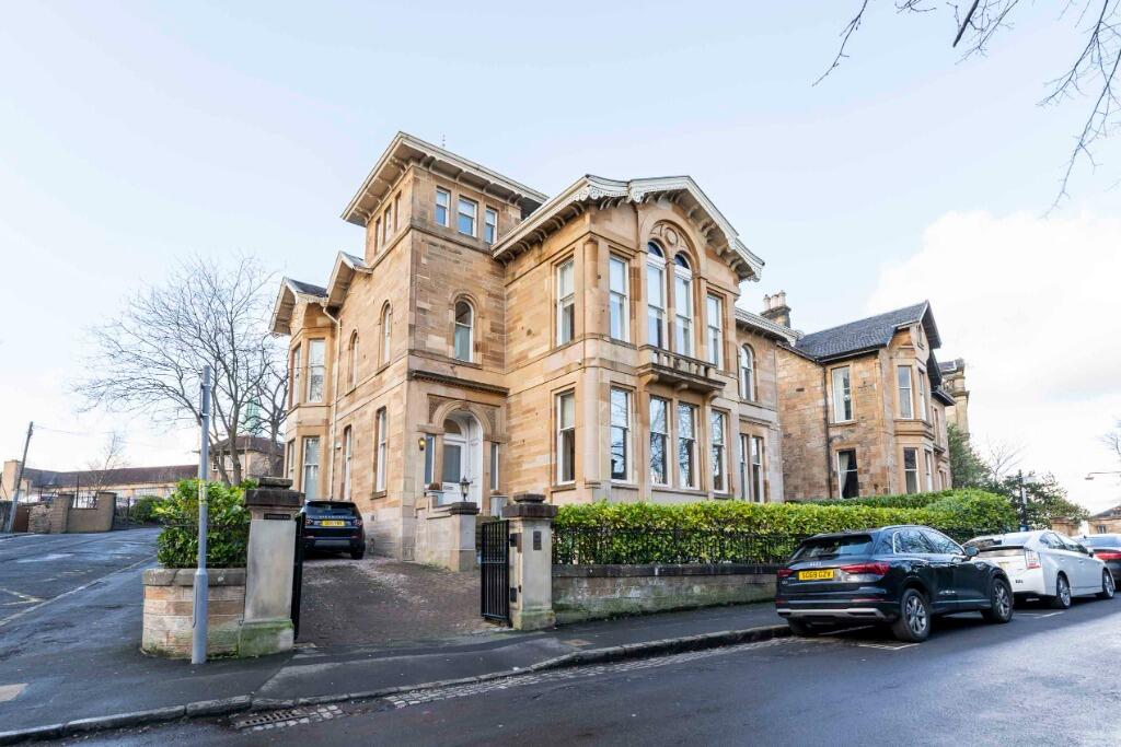 3 bedroom flat for rent in Dundonald Road, Dowanhill, Glasgow, G12