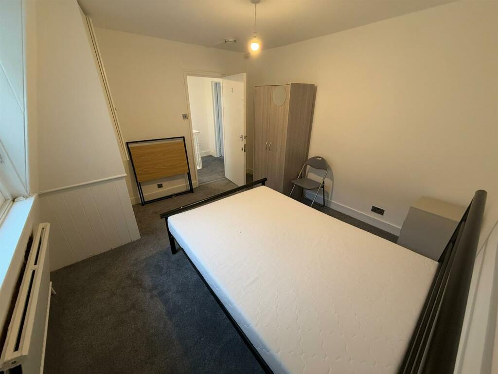 Additional property image - Clarence Square, Brighton