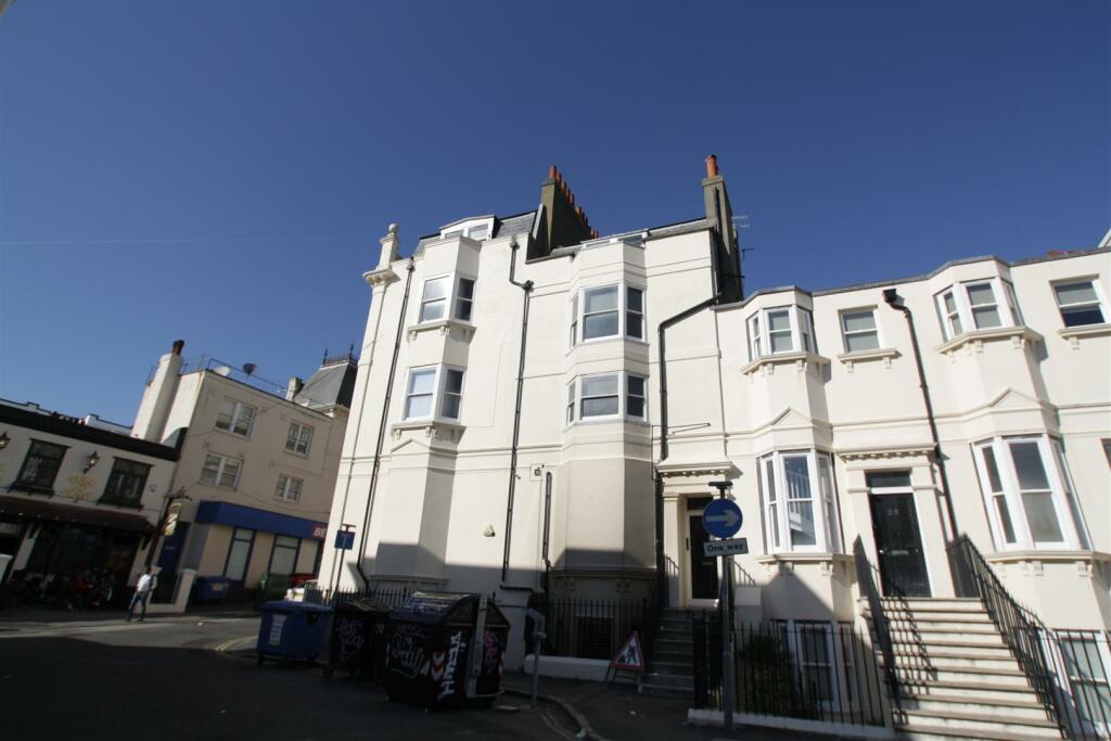 Additional property image - Clarence Square, Brighton