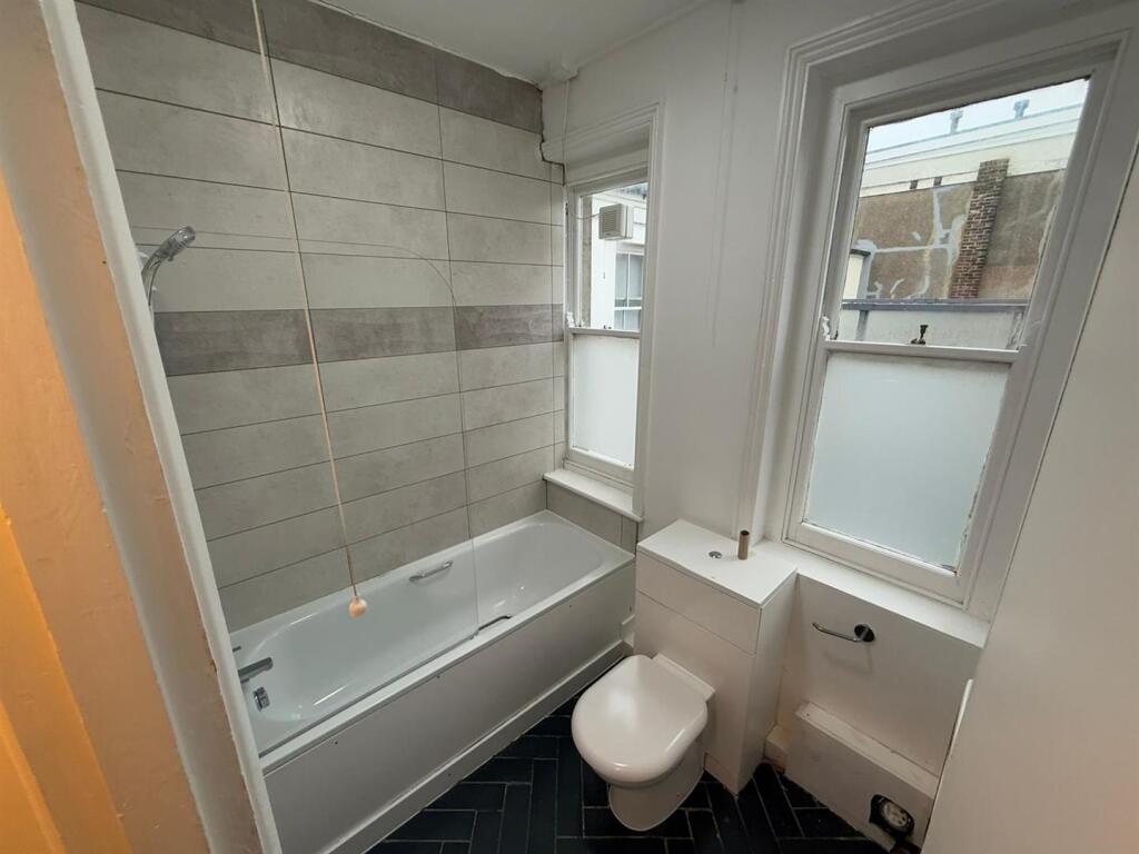 Additional property image - Room 4 Clarence Square, Brighton